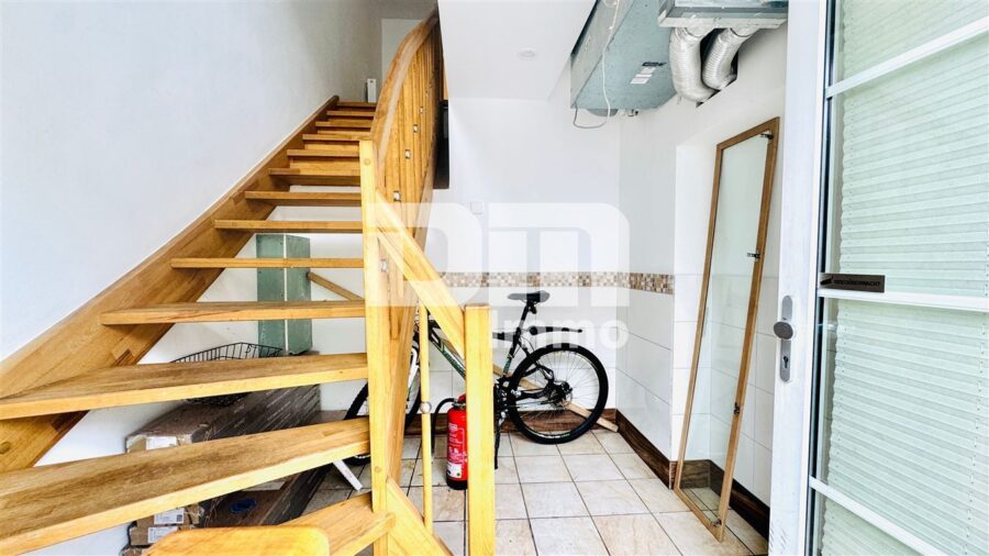 Wohn Gewerbe Ensemble mit 6 neuwertigen Apartments + Restaurant in Traumlage - EG Haupteingang Apartments